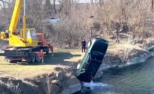 Батько та син наклали на себе руки, злетівши з обриву
