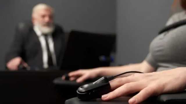 Украинских таможенников переведут на контракт и станут проверять на детекторе лжи