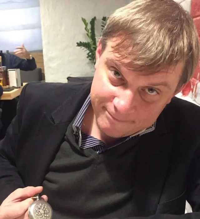 "Крым – Россия"? Как живет в Киеве крымский юрист, консультирующий КСУ и МОН