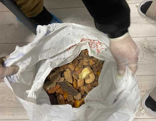 Под Ровно умельцы изготовляли евро, неотличимые от настоящих