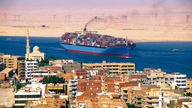 Снова пробки: в Суэцком канале сломался нефтяной танкер