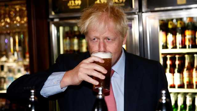 Осторожно, но необратимо, – Джонсон сразу после локдауна планирует в паб на пиво