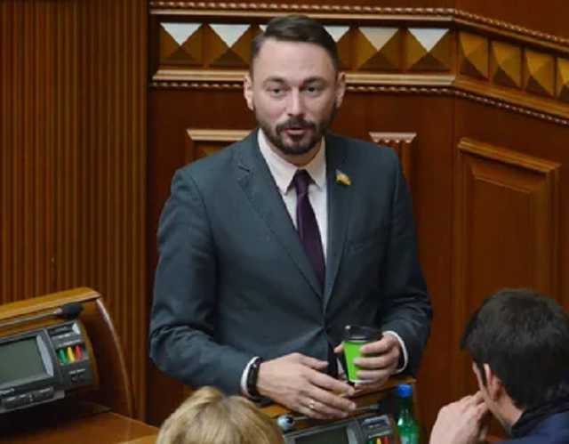 Жена "слуги" Гурина владеет дачей в России: нардеп пояснил, откуда взялась недвижимость