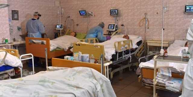 Третья волна COVID-19: Украина обновила максимумы по ИВЛ и реанимациям