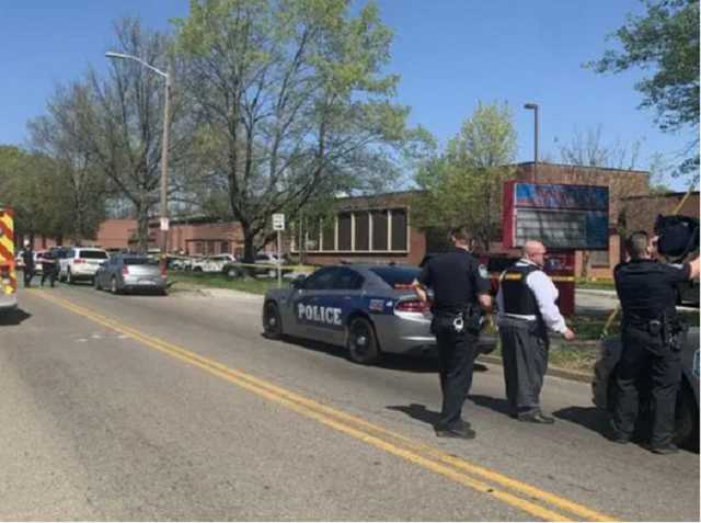 В США полицейские ликвидировали ученика, который открыл стрельбу в школе