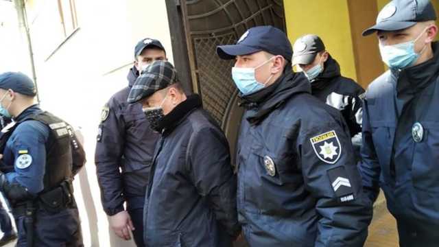 В Черновцах отстранили от работы преподавателя, которого подозревают в развращении несовершеннолетних