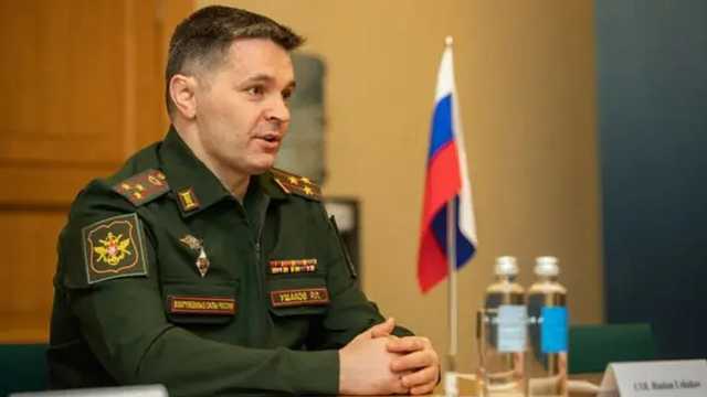 Показывал средние пальцы: Военный атташе РФ устроил в Риге шумную вечеринку