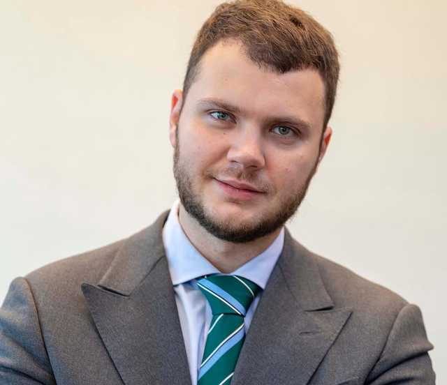 Министр инфраструктуры задекларировал свыше 200 тысяч долларов наличными