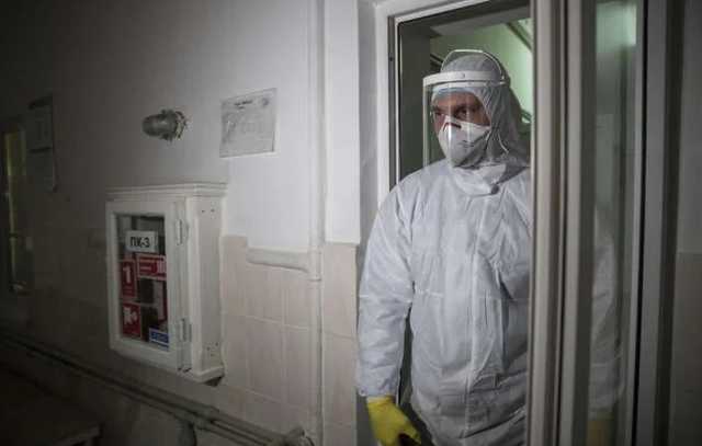 Кличко посетил коронавирусное отделение в детской инфекционной больнице