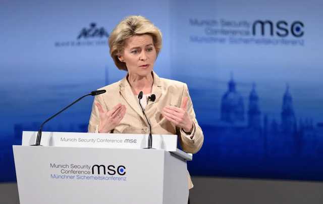 Президент Еврокомисси отказалась приезжать в Украину по приглашению Зеленского. Ее раскритиковали