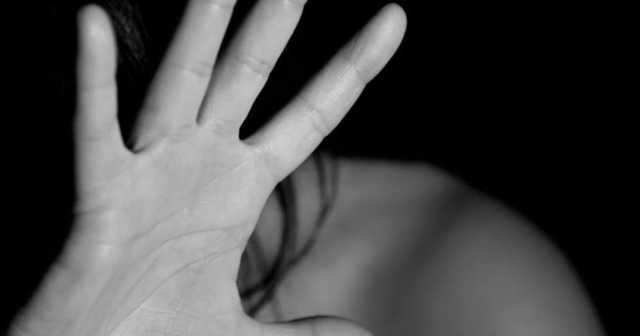 Раздела девочек до нижнего белья: в Луцке учительницу обвиняют в издевательствах