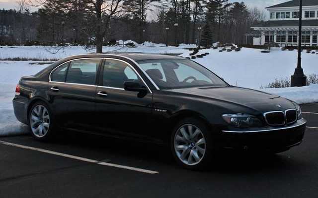 Черниговский адвокат купил у АРМА бронированный BMW 7 за 370 тысяч гривен