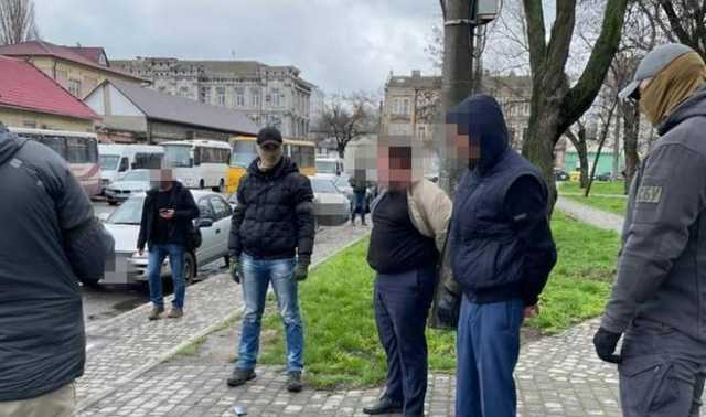 Одесские железнодорожники наживались на торговле билетами вне кассы