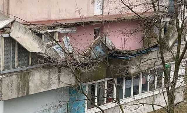 В Киеве рухнули сразу несколько балконов