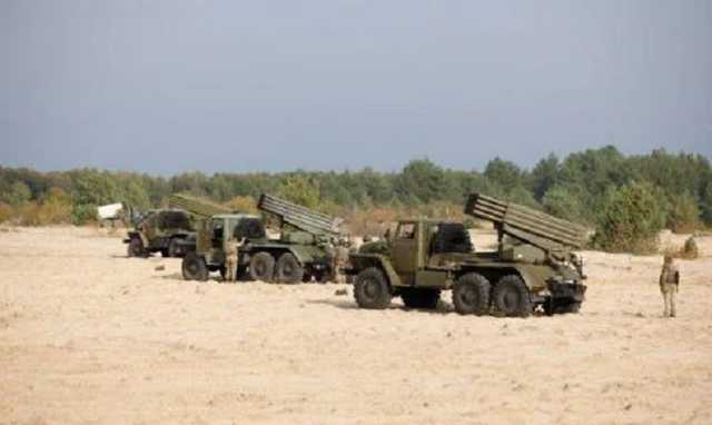 Боевики размещают "Грады" за линиями отвода на Донбассе