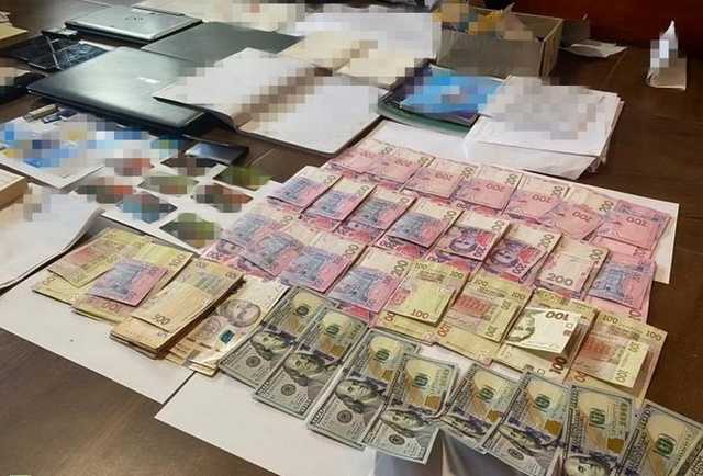 Группировка, подделывающая паспорта стран ЕС, разоблачена на Киевщине, - СБУ