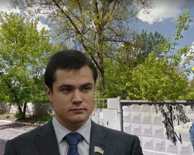 Ублажить смотрящего”: Киевсовет дал отмашку застройке стадиона компанией из орбиты Комарницкого