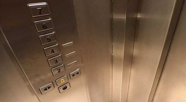 В Одессе оборвался лифт с пассажирами внутри