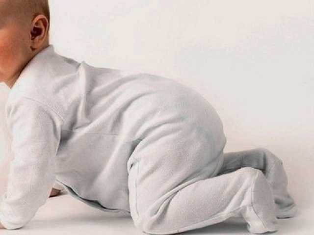 Думали, что проглотил стекло: в Днепре у годовалого малыша обнаружили химический ожог пищевода