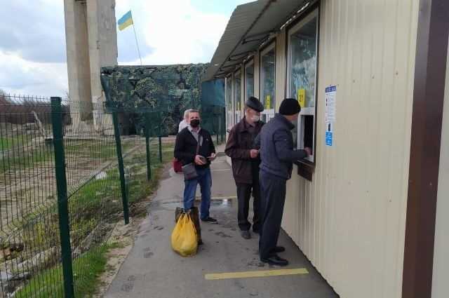 Стало известно, как будут работать КПВВ на Донбассе на майские праздники