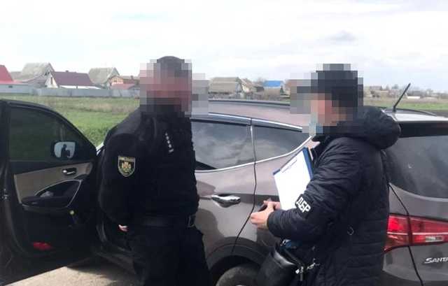 В Житомирской области полицейские вымогали взятки топливными талонами
