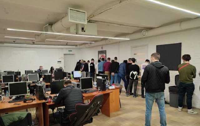 В Харькове мошенники «обнуляли» банковские счета людей