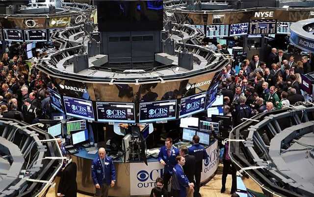 Украинские пенсионные фонды начали покупать акции Apple, Microsoft и Tesla