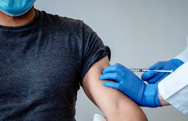 План по вакцинации от COVID-19 недовыполнен в 4 раза