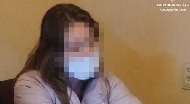 Во Львове пьяная женщина-водитель ударила полицейского