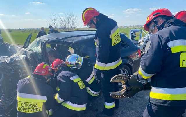 На трассе Киев - Чоп произошло ДТП с участием микроавтобуса, есть жертвы
