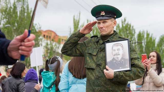 ЕС встревожен стремлением РФ интегрировать территории в Донбассе — Bloomberg