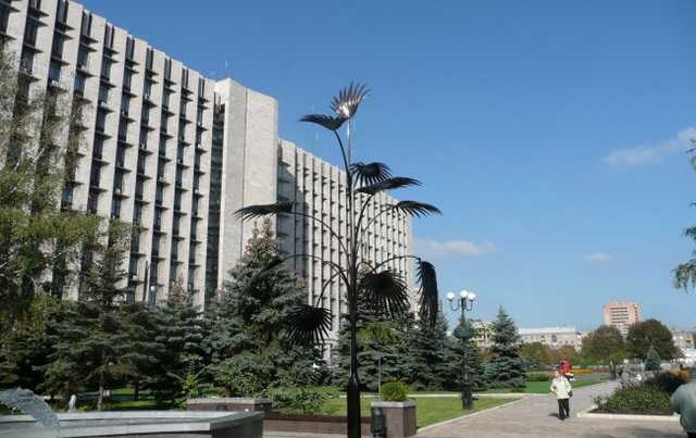 Оккупанты на Донбассе начали опечатывать "бесхозные" квартиры