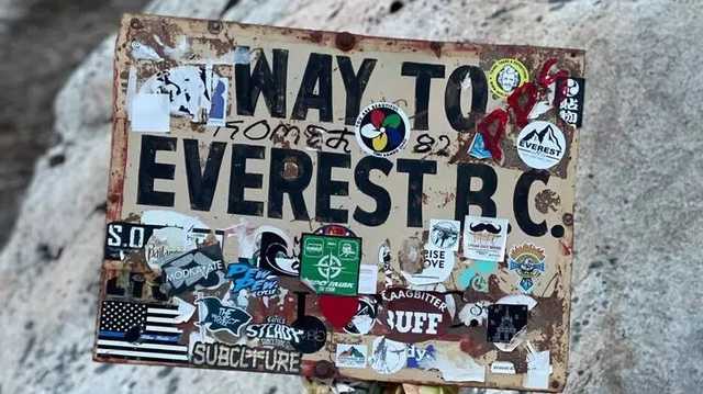 «Горы усеяны трупами». Как украинцы оказались в коронавирусной ловушке в Непале