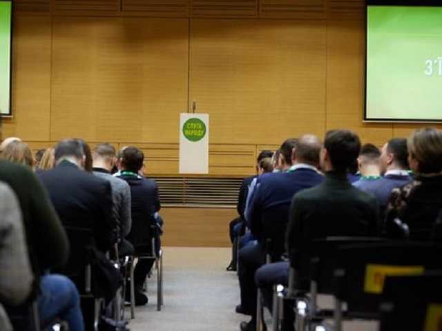 «Слуги народа» проведут заседание фракции по увольнениям министров. Пока полной ясности нет