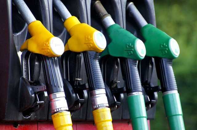 Цены на бензин обвалились из-за решения Кабмина
