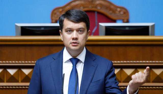 Рада соберется во вторник на внеочередное заседание, чтобы разобраться с министрами