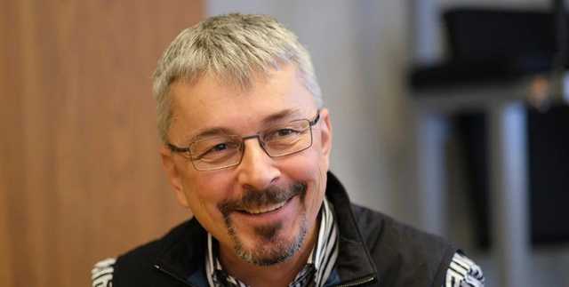 "Нужно начинать не с кассиров и официантов", - Ткаченко рассказал, как проводить украинизацию