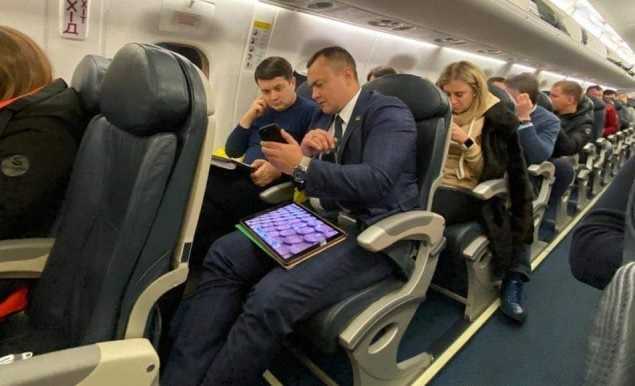 Авиаперелеты спикера Верховной Рады подешевели на 2,7 млн гривен