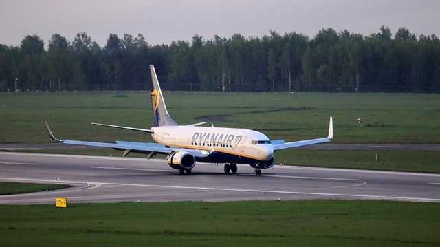  Ryanair      