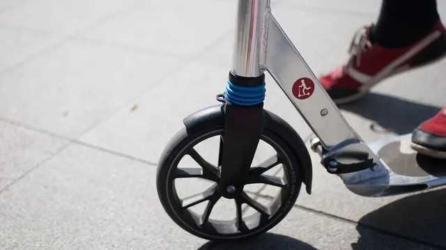 В киевском метро пассажирам разрешили перевозить моноколеса и самокаты