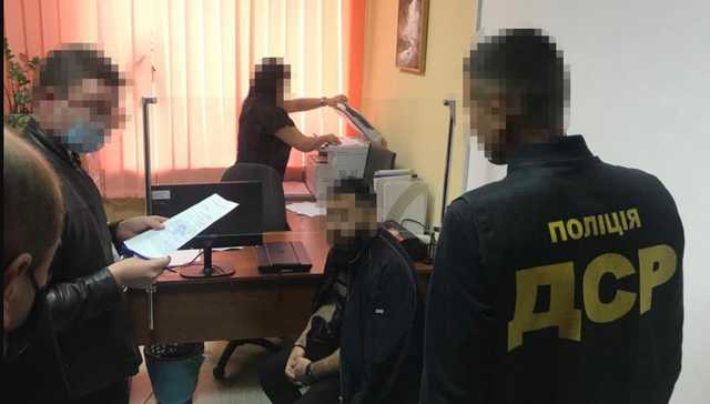 Из Украины выдворили 10 "криминальных авторитетов" из санкционного списка СНБО