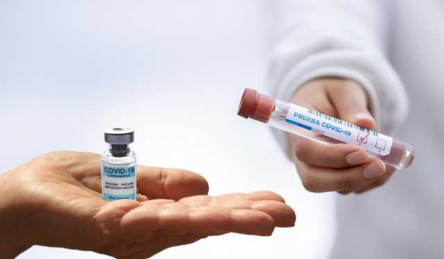 Вакцинировались? Рано радоваться: второй дозы на всех может не хватить!