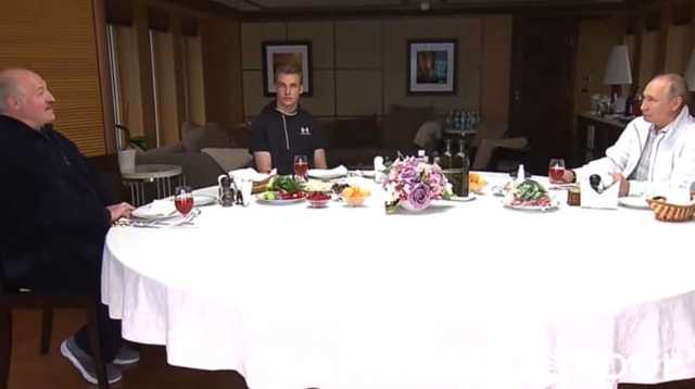 Лукашенко на переговоры с Путиным привез своего сына