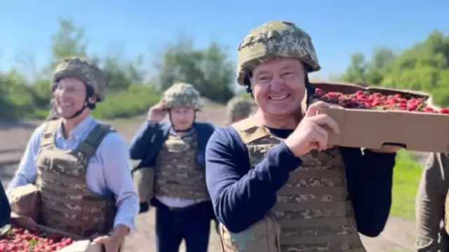 Будет ли Порошенко демонстрировать ящик с клубникой американским прокурорам? — политолог