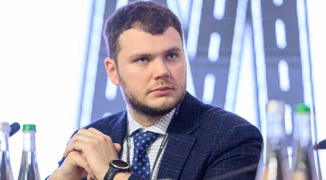 Уволенному министру Криклию подняли оклад перед отставкой и дали «теплое» место