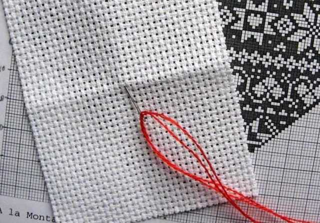 В сети показали знаковую вышивку украинки, созданную в сталинском лагере