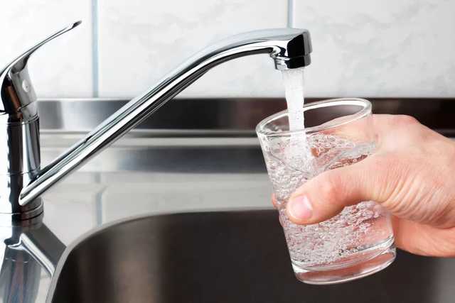 Масове отруєння водою: у передмісті Києва раптово захворіли мешканці трьох багатоповерхівок