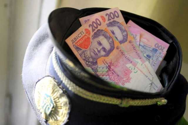 Столичный участковый попался на вымогательстве у наркоманов