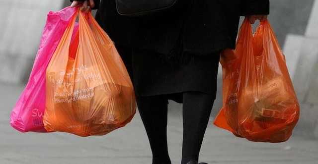 Зеленский утвердил запрет на пластиковые пакеты