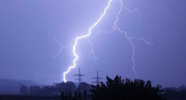 На Харьковщине молнией убило пенсионера МВД